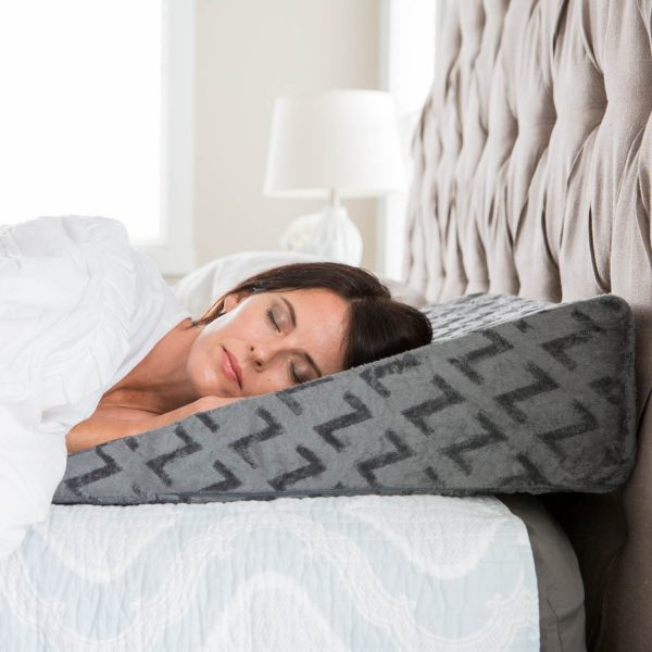 woman sleeping on the Malouf Wedge™ Pillow